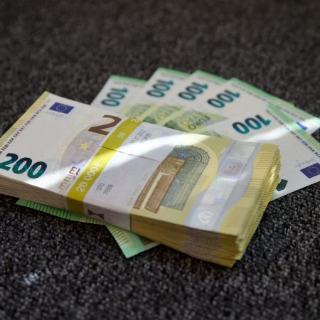 Kakšni so limiti izplačil v spletnih casino igralnicah