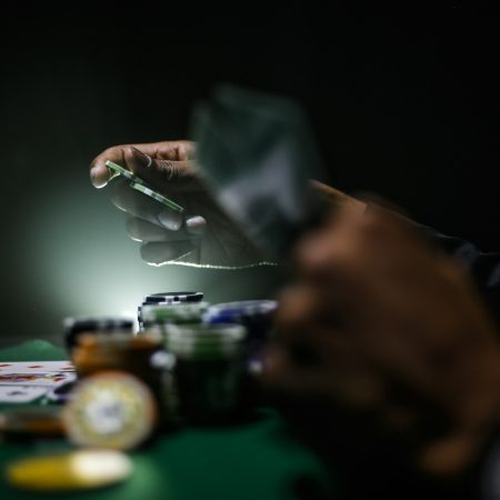 Kako igrati online poker za pravi denar v Sloveniji