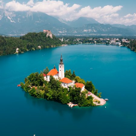 Casino Bled – aristokratski duh v objemu Blejskega jezera